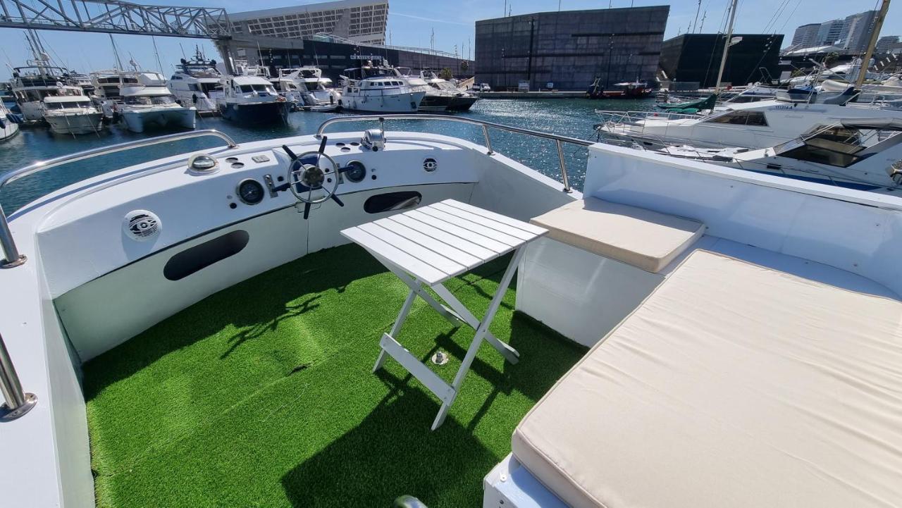 Hotel Charming Boat House In Barcelona With Big Terrace And Solarium à Sant Adrià de Besòs Extérieur photo